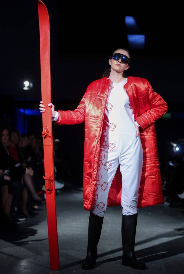 DIPMOD_10 - modna revija diplomskih kolekcija studenata Sveučilišta u Zagrebu Tekstilno-tehnološkog fakulteta