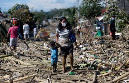 Najmanje 39 mrtvih u Manili, tajfun Vamco pogodio Filipine