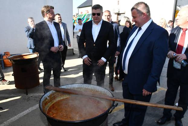 Predsjednik RH Zoran Milanović na obilježavanju Dana Općine Stari Mikanovci