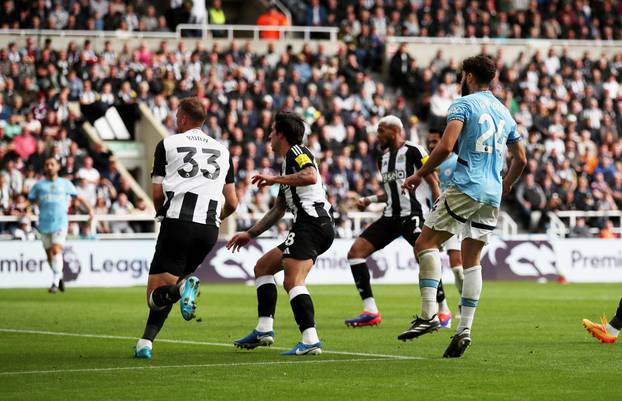 Premier League - Newcastle United v Manchester City