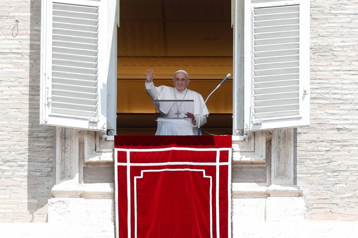 Papa prvi put u javnosti nakon operacije: 'Naučimo napraviti pauzu i isključiti mobitel'