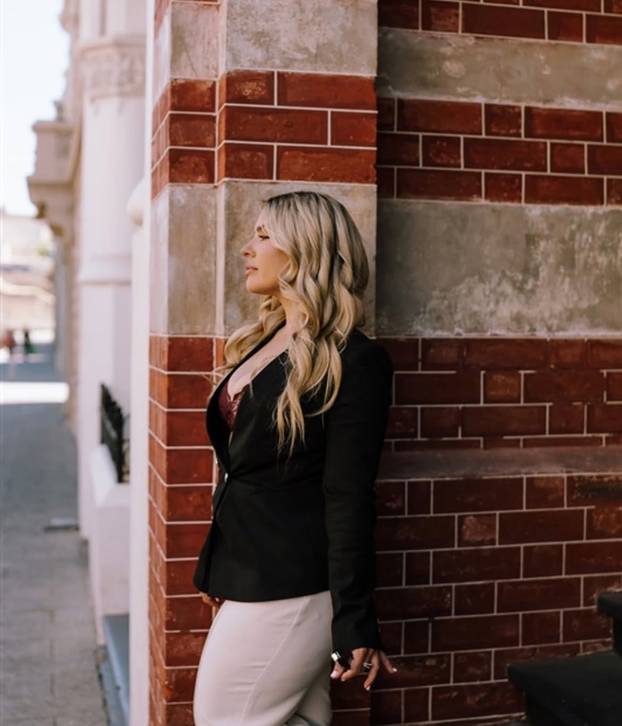 Majka dala otkaz u banci zbog zarade na internetu: 'Prijavili su policiji da ugrožavam djecu'