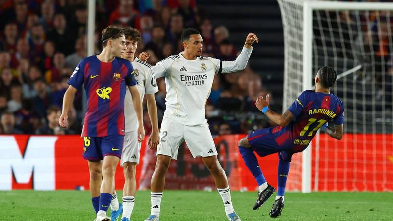 Živčani realovci, Bellingham u nesvijesti, pjevačica navijala za Barcelonu. El Clasico u 100 fotki