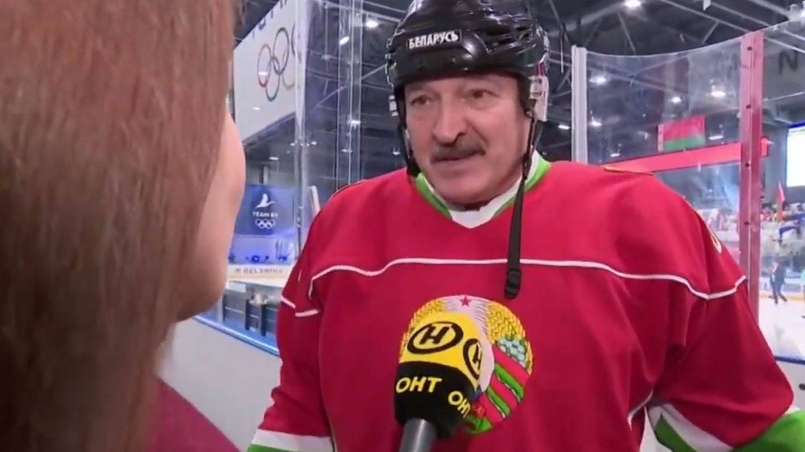 Bjeloruski predsjednik zaigrao hokej: Vidite li virus u zraku?