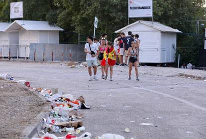 FOTO Jutro nakon prve večeri Ultre: Partijaneri ostali do zore, ceste pune vrećica i otpada...