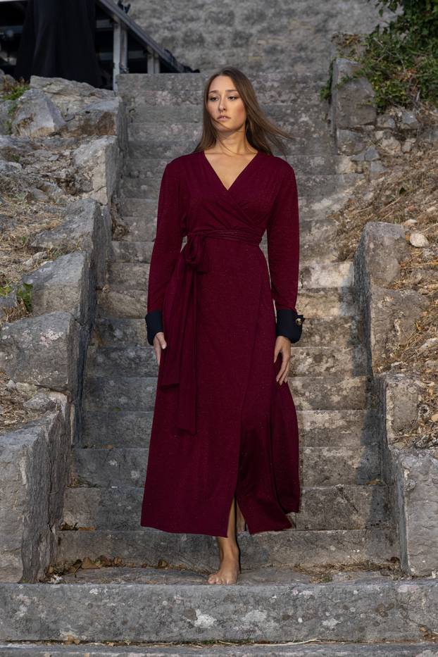 FOTO Karlobag zasjao u znaku mode i glazbe: Duchess revija i koncert Nine Badrić na Fortici