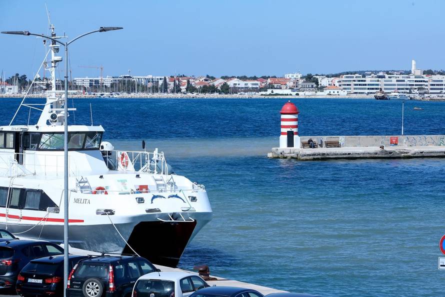 Zadar: Zbog izgradnje hotela zamućeno je more, građani su zabrinuti