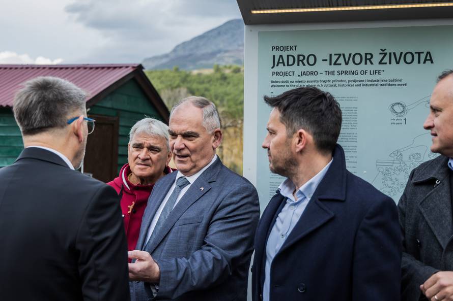 Solin: Andrej Plenković u društvu ministara otvorio je radove na pročistaču vode