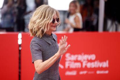 FOTO Meg Ryan prošetala se crvenim tepihom Sarajevo film festivala i pozdravila je fanove