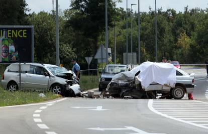 Sudar kod Poreča: Poginuo vozač, troje ljudi je ozlijeđeno