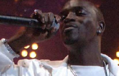 Akon: Bit će teško, ali ću princa Harryja naučiti rap