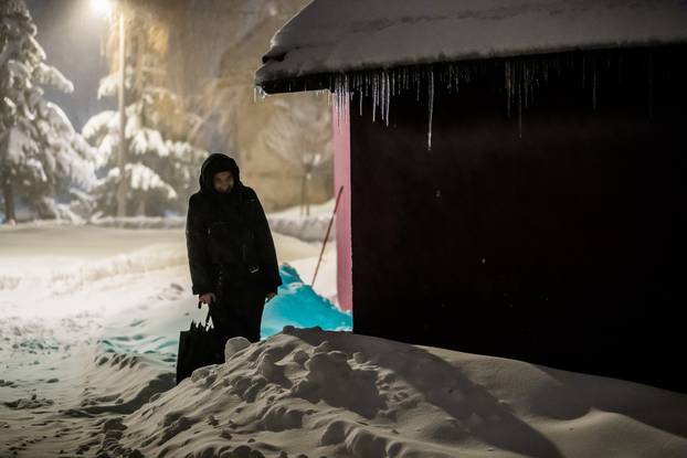 Snježni ugođaj u Gračacu