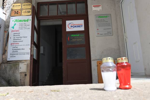 Zagreb: Lampaši postavljeni ispred središnjice stranke Domovinski pokret