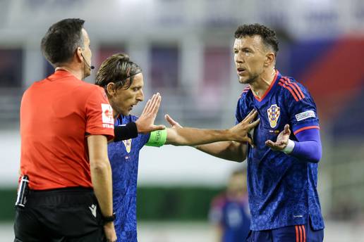 LIVE Hrvatska - &Scaron;panjolska 1-1: Peri&scaron;i&cacute; je dobio crveni karton! Vrlo diskutabilan drugi &zcaron;uti...