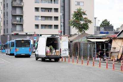 FOTO Ovo je mjesto gdje se bus ZET-a bez vozača zabio u štand! Čudo je da nitko nije nastradao