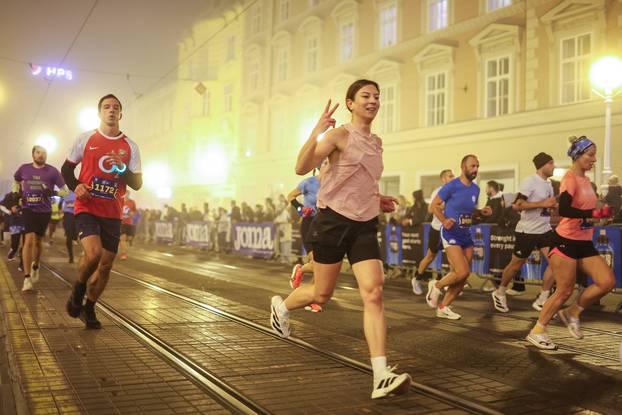 Održan 14. Zagreba?ki no?ni cener na kojem je sudjelovalo oko 3000 trka?a