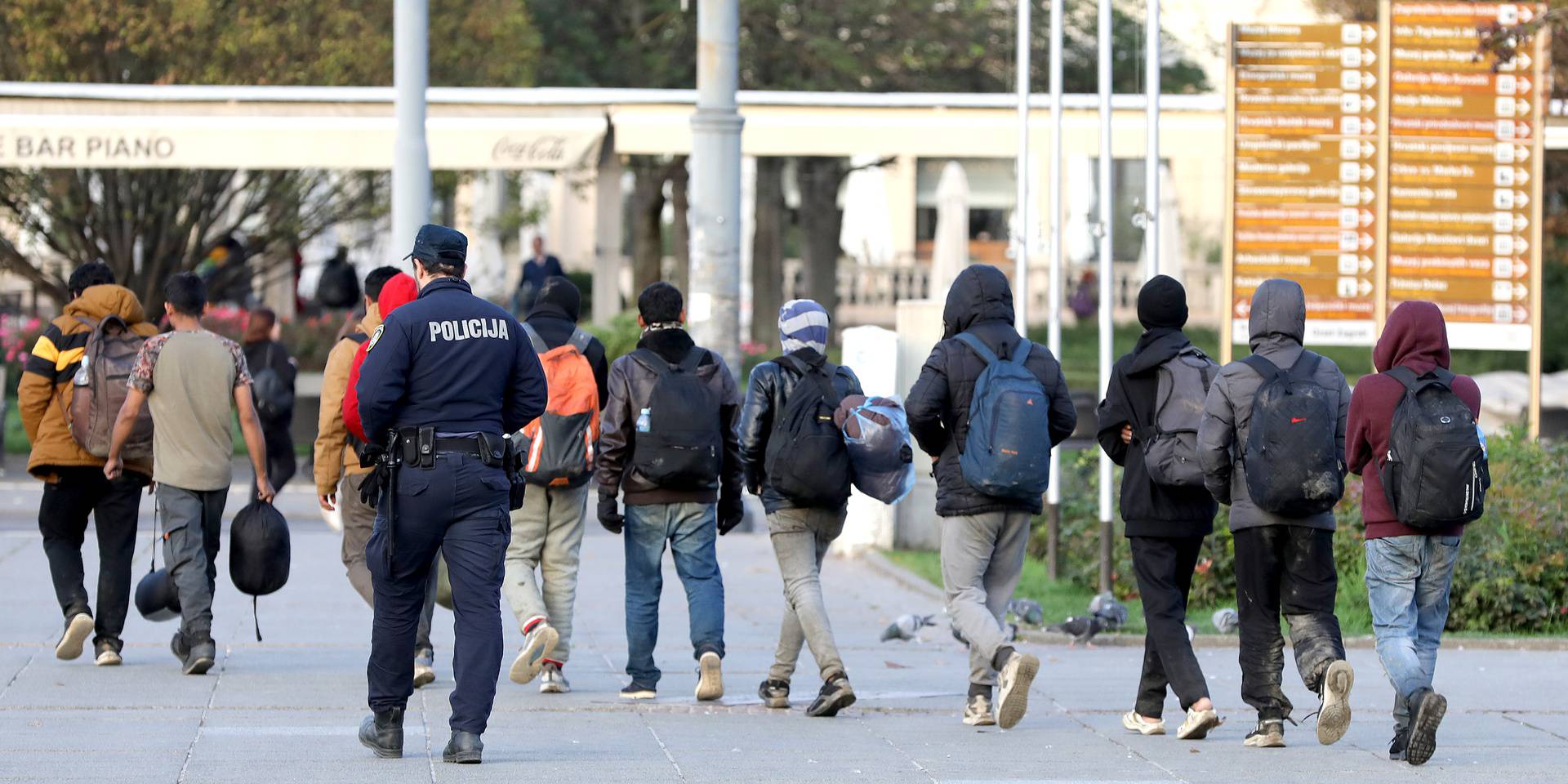 Zagreb: Policija u zadnje vrijeme poja?ano nadzire migrante koji se okupljaju oko Glavnog kolodvora