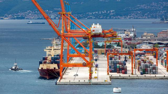 Raste izvoz, ali i uvoz: Za 1,5 mlrd. kn veći trgovinski deficit