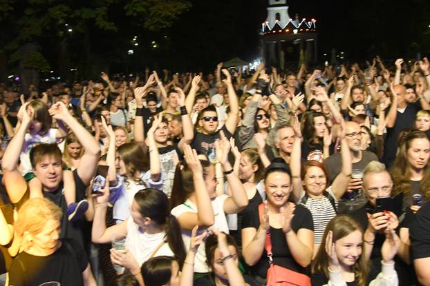Bjelovar: Koncert grupe Zabranjeno pušenje na Terezijani