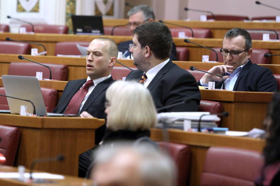 "Rekao mi je: Od tebe neće biti ništa, dođi k meni i rodi djecu"