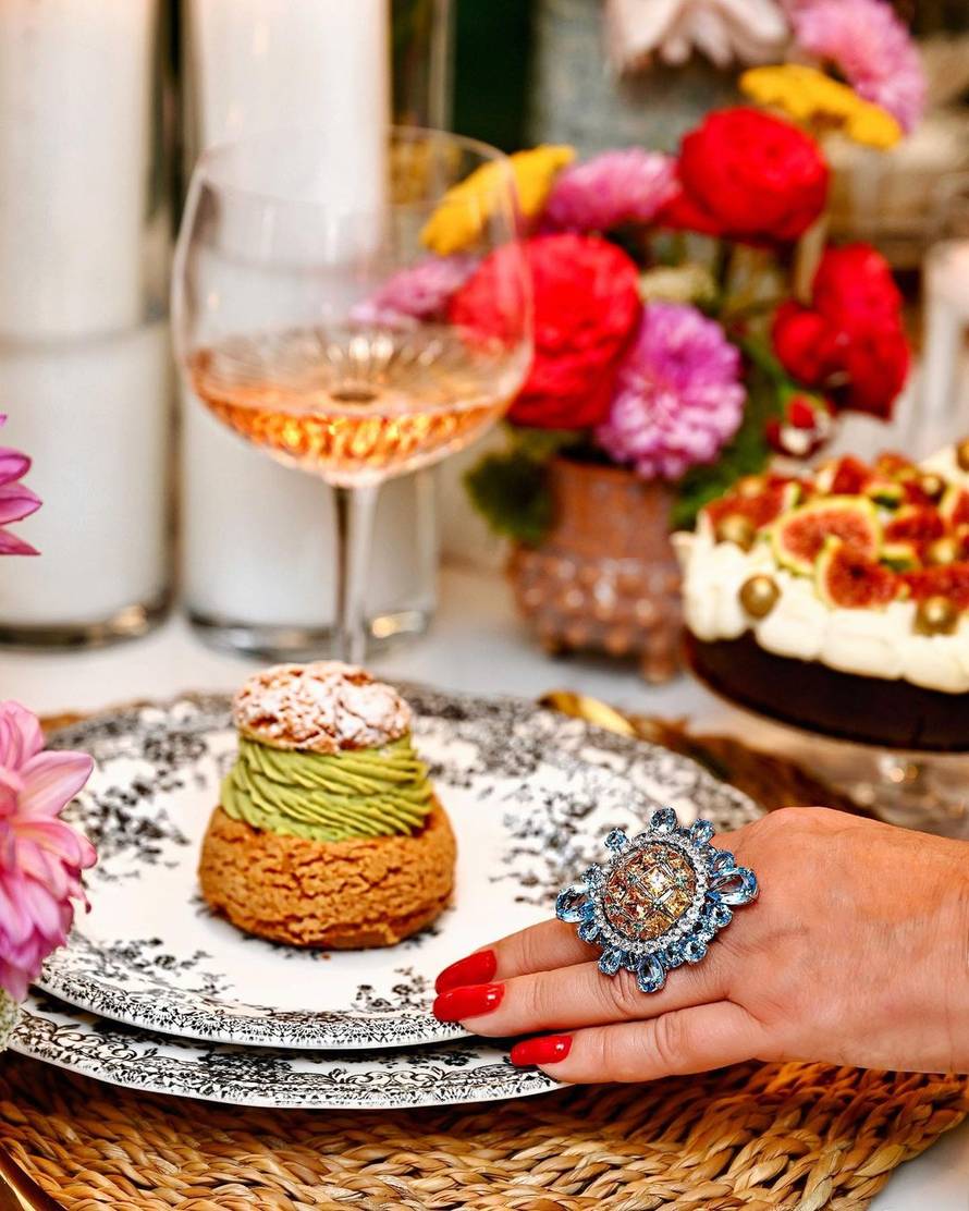 Mama Grubnić proslavila je 64. rođendan, Marko joj je priredio raskošno slavlje: Maziti i paziti