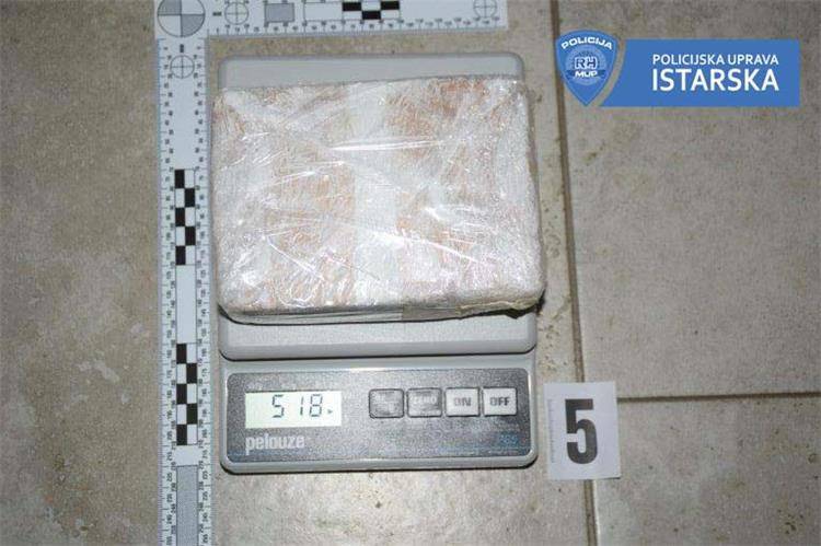 Istarska policija naišla na bogat ulov u Puli: Zaplijenila više od 3,4 kilograma heroina