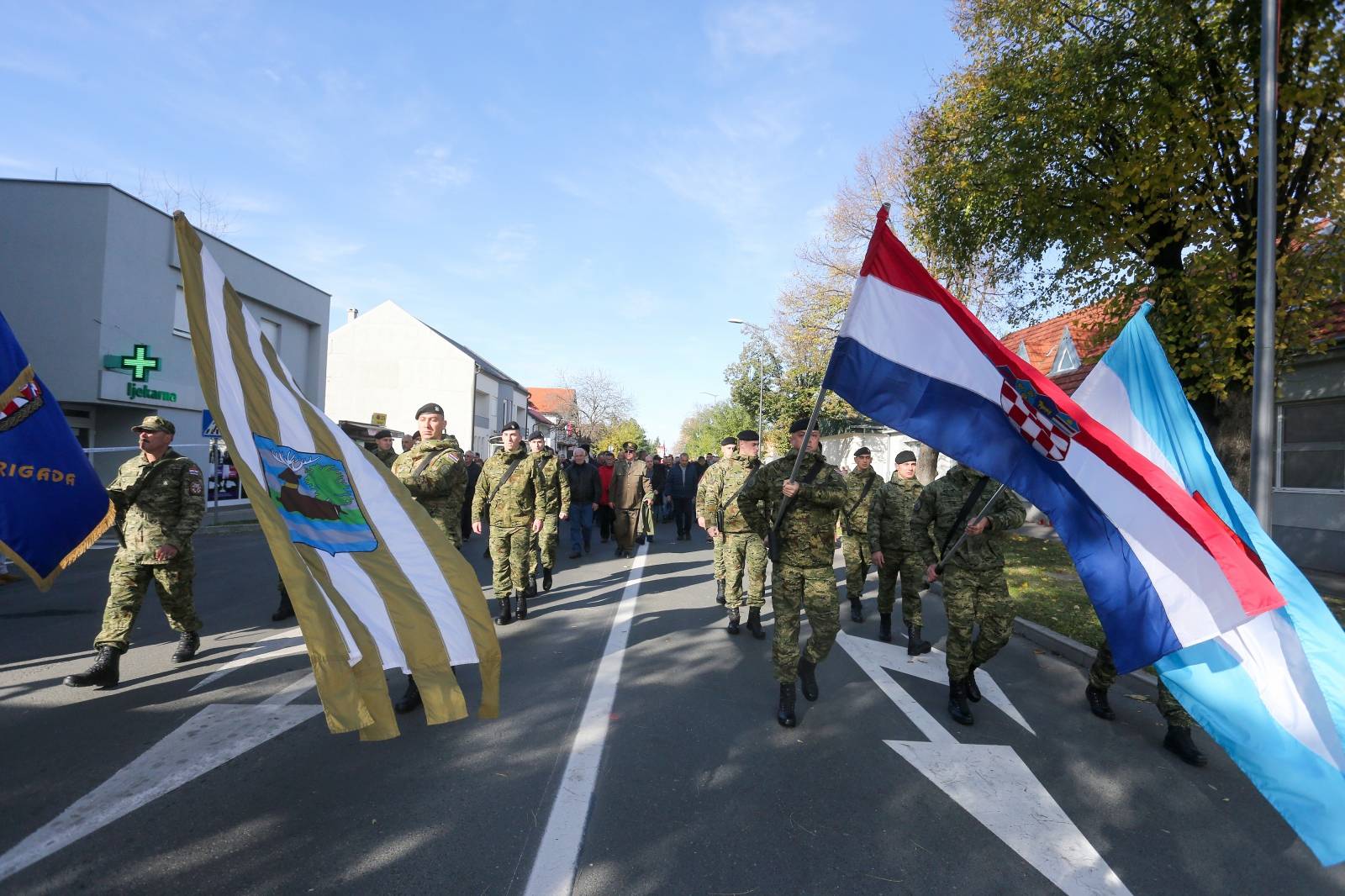 Vukovar: Križni put - Kolona sjećanja na putu prema Memorijalnom groblju