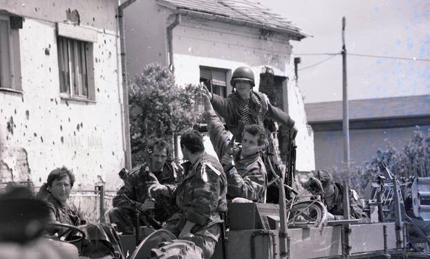 Oslobo&dstrok;enje Pakraca tijekom vojne operacije Bljesak - 1.5.1995.