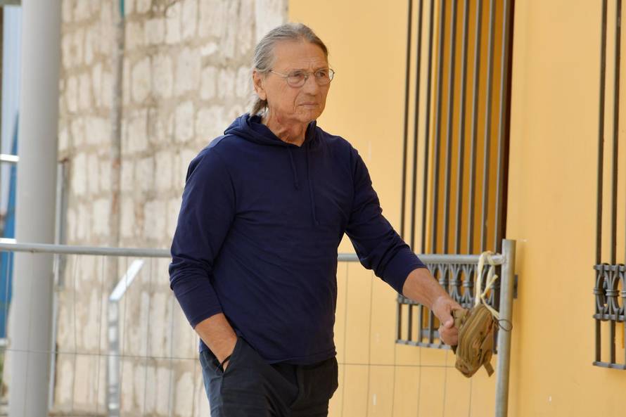 Šibenik: Proslavljeni nogometaš Nikica Cukrov u šetnji gradom