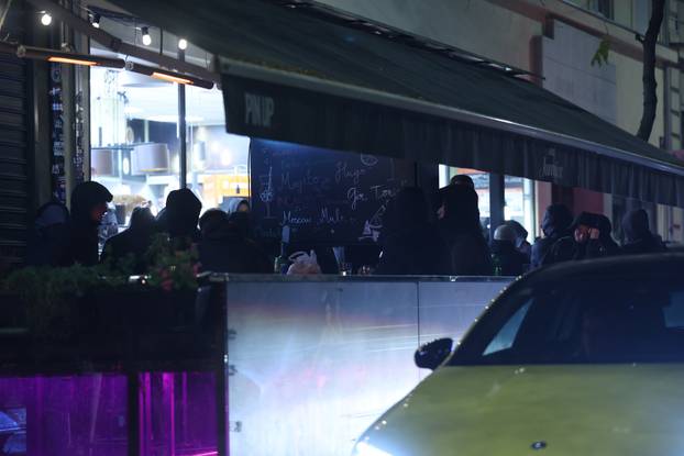 Zagreb: Interventna policija i muškarci s prekrivenim licem uoči otvorenja ovogodišnjih Dana srpske kulture