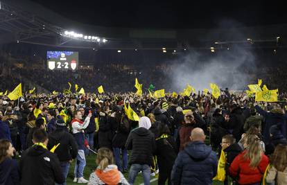 VIDEO Kakva ludnica u Nantesu! 10.000 navijača utrčalo na travnjak nakon izborenog finala