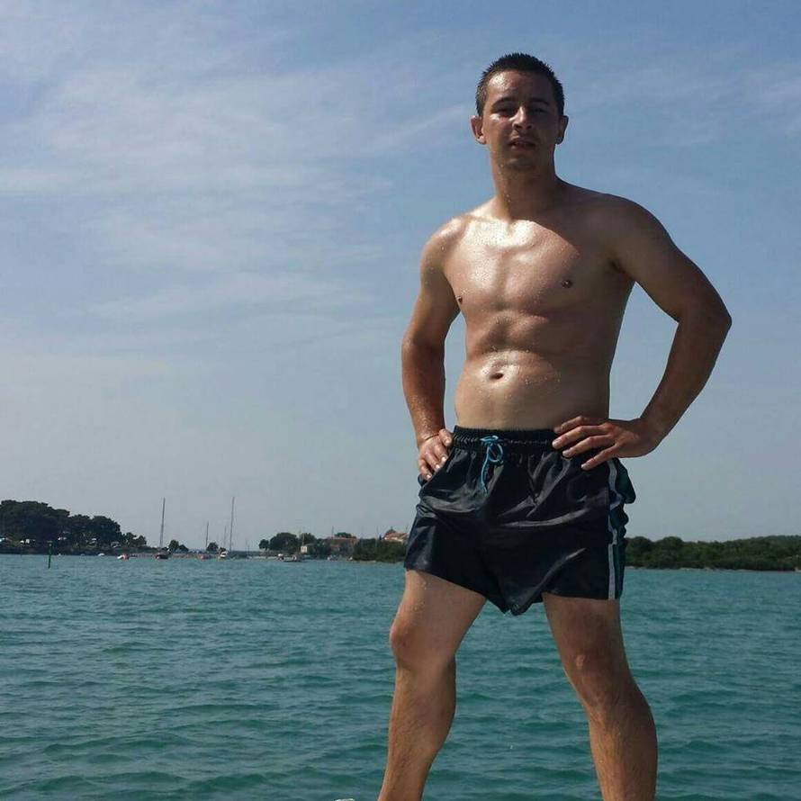 Orkyjev brat: U kući ne glumi, a vani najviše voli piti s ekipom