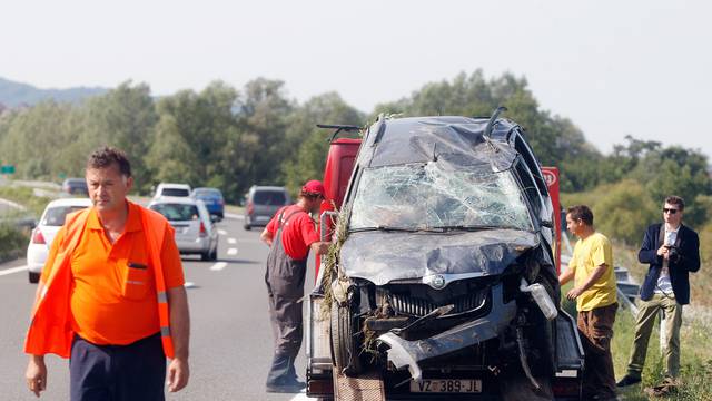 Autom izletjeli s autoceste, u nesreći ozlijeđeno pet Čeha