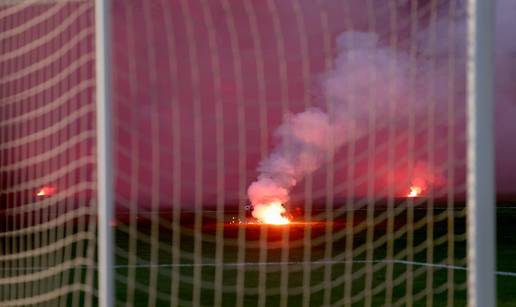 Hajduku i Dinamu drakonske kazne zbog izgreda navija&ccaron;a