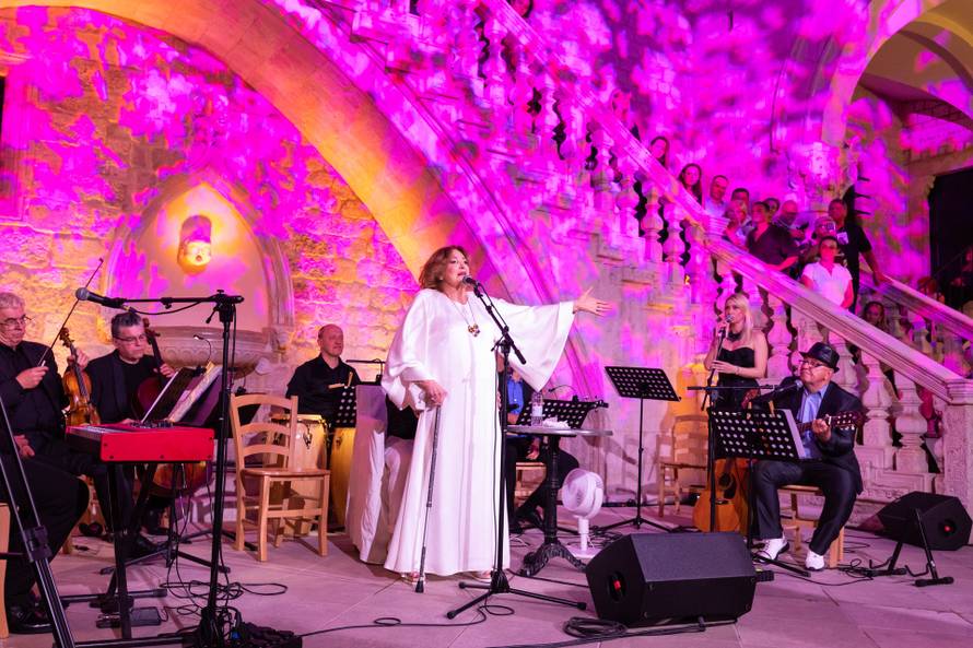 Prvi dubrovački oproštajni koncert Tereze Kesovije