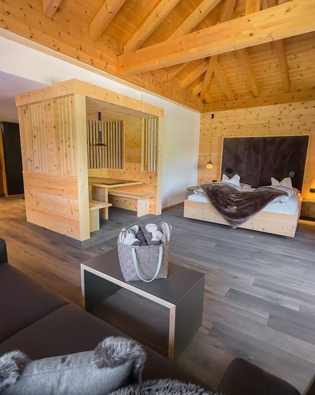 FOTO Ovo je najljepši bazen na Alpama: Topao je, proziran i ima pogled na Dolomite