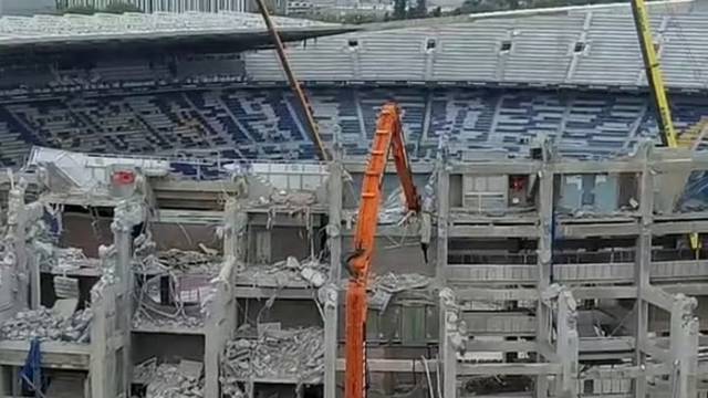 Kultni stadion Barce Nou Camp postaje tek ruševina. Evo zašto