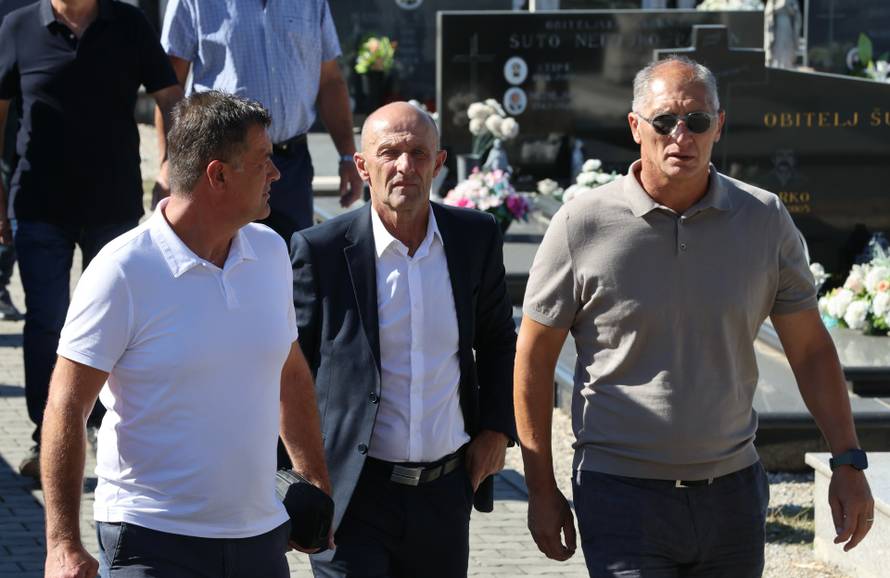 Zmijavci: Posljednji ispraćaj Ivana Gudelja