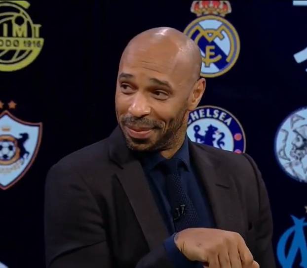 FOTO Incident u studiju Lige prvaka: Voditeljici pukla uska haljina, Henryju su 'bježale oči'