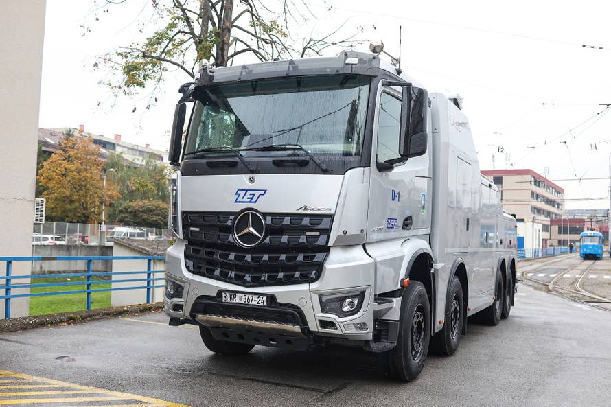 Tomašević i ZET predstavili nove niskopodne autobuse na električni pogon