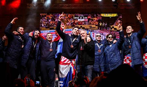 Rukometa&scaron;i slo&zcaron;ni: 'Thompsona volimo jer pjeva o domoljublju'