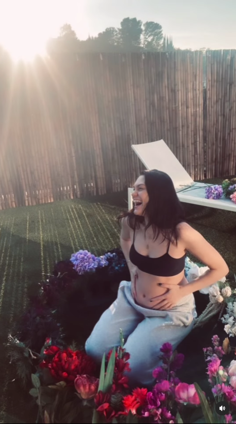 Pjevačica Jessie J je trudna, sad je pokazala i trbuščić: 'Jako sam sretna, ali opet i prestravljena'