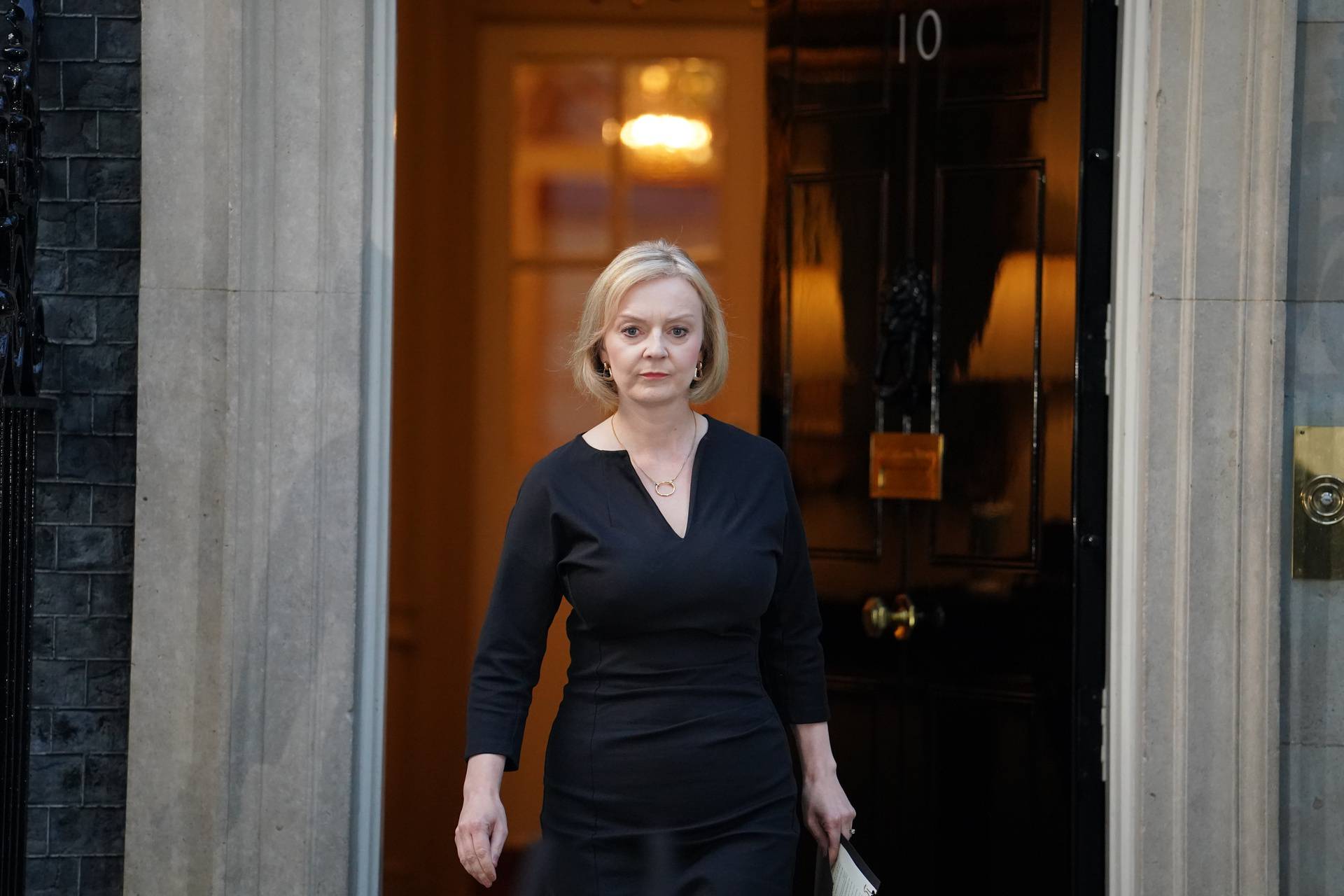 Britanska premijerka  Liz Truss obratila se javnosti nakon smrti kraljice 