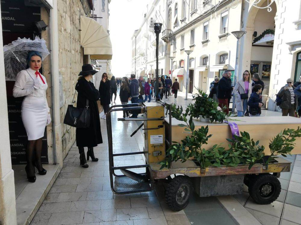 FOTO Vampirica Olja sahranila  'Skandal': 'Krećem iz početka, a moj put sada neće biti lagan...'