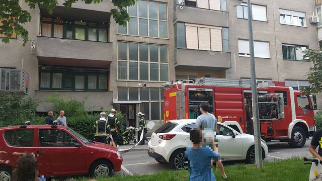 Požar na zagrebačkom Vrbiku: Zapalila se grijalica na balkonu