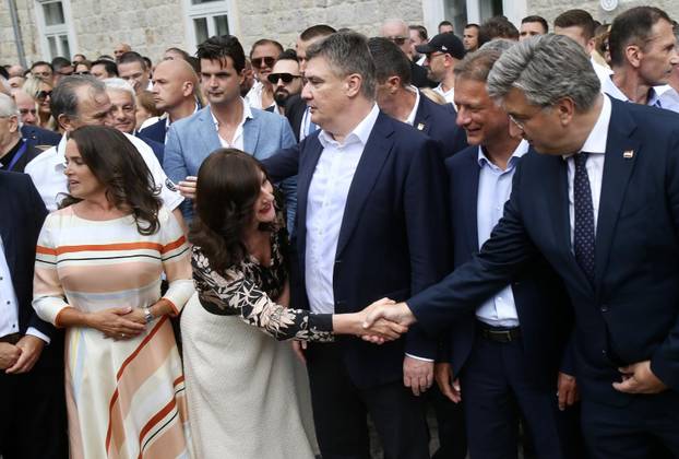 Zoran Milanović i Andrej Plenković srdačno se rukovali na 208. SInjskoj alci