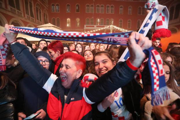 Slavlje navijača u Splitu nakon pobjede Hrvatske nad Brazilom