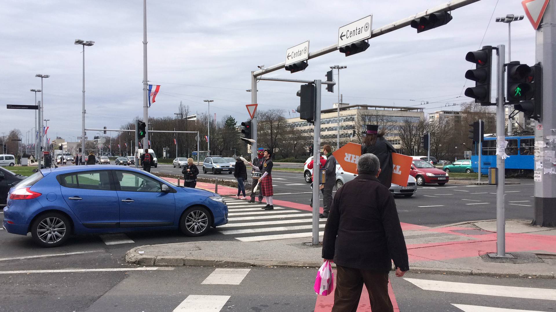 Crveno svjetlo nikada nije bilo zabavnije: Okupirali su 'zebre'