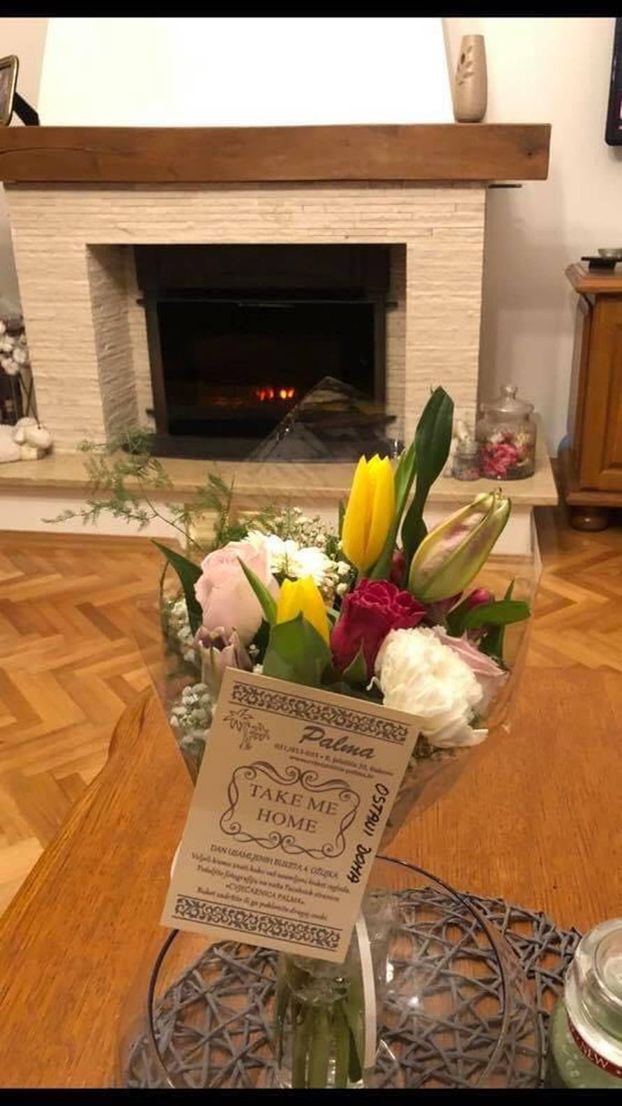 Ljudskost na djelu: Teta Ružica svoje kupce daruje buketima...