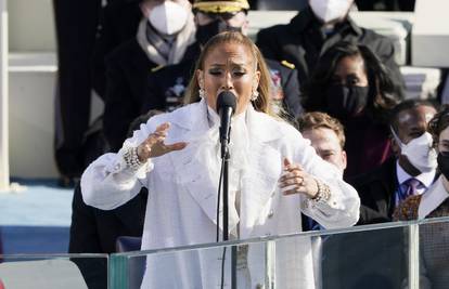 Jennifer Lopez ubacila svoj stih dok je pjevala na inauguraciji: 'Mene je sram ovo gledati...'